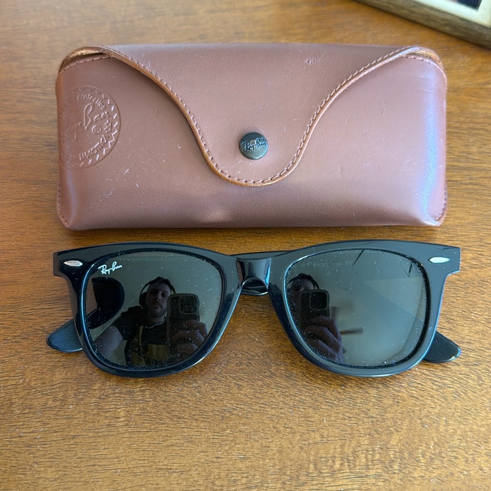 Ray ban. Worn once. Traditonal black